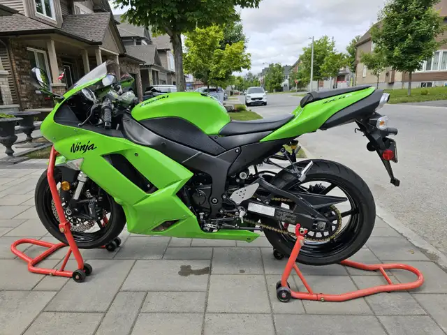 2007 ZX-6R in Sport Bikes in Ottawa - Image 2
