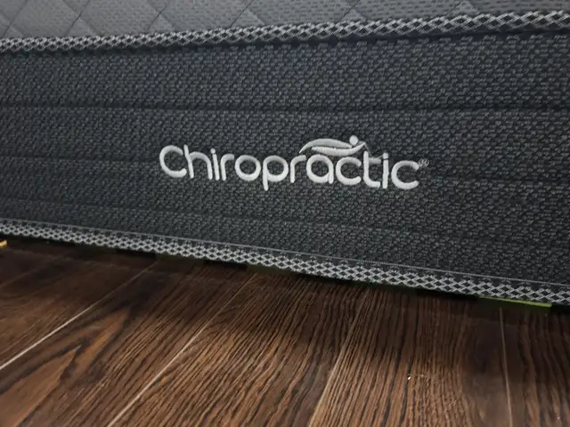 king mattress  in Bedding in Mississauga / Peel Region - Image 7