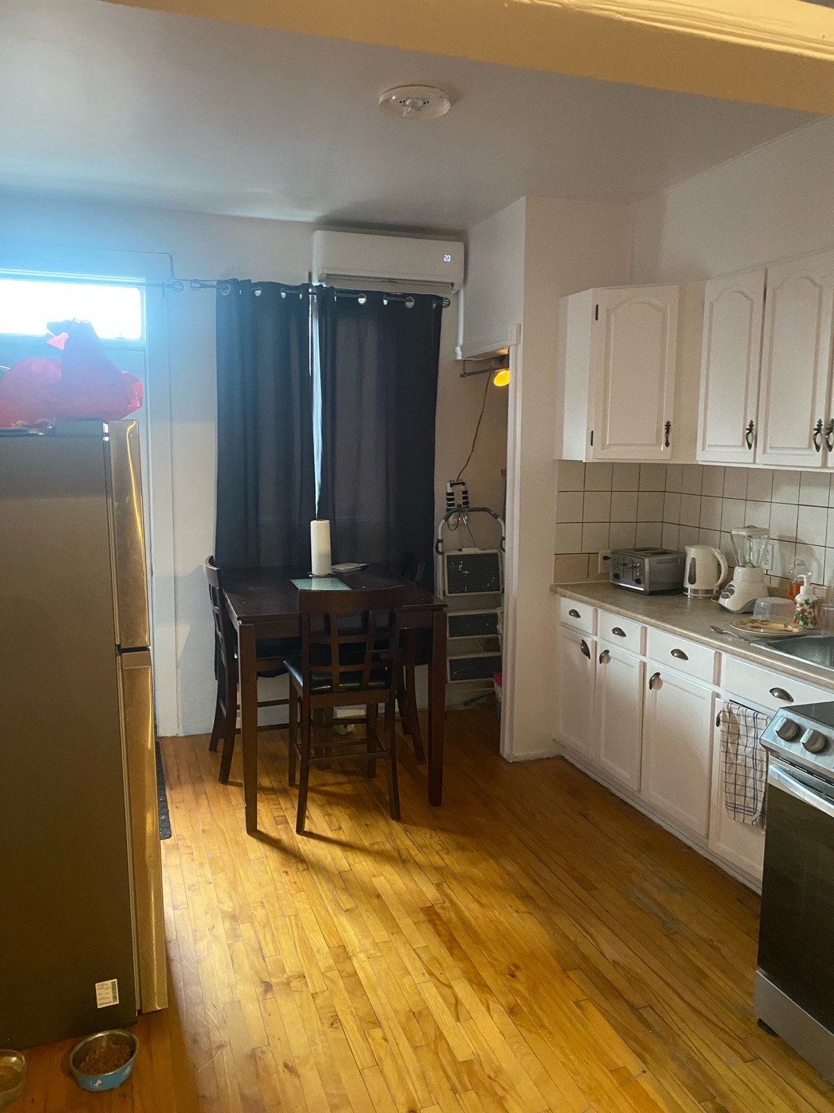 3991 Rue Ste-Catherine E — photo 3