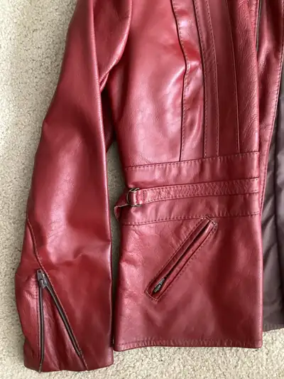 Beautiful time capsule, new, never worn, top of the line jacket, for a slim woman size small. It was...