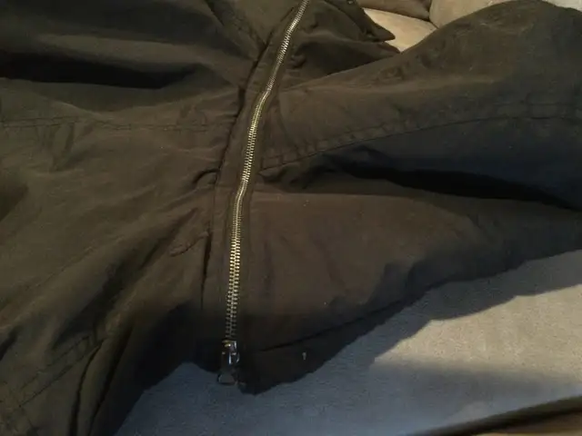 Black Winter Jacket in Other in City of Montréal - Image 3