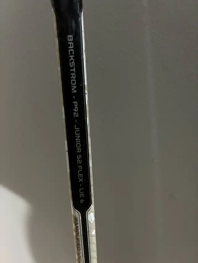 Bauer TotalOne NXG hockey stick  in Hockey in Hamilton - Image 4