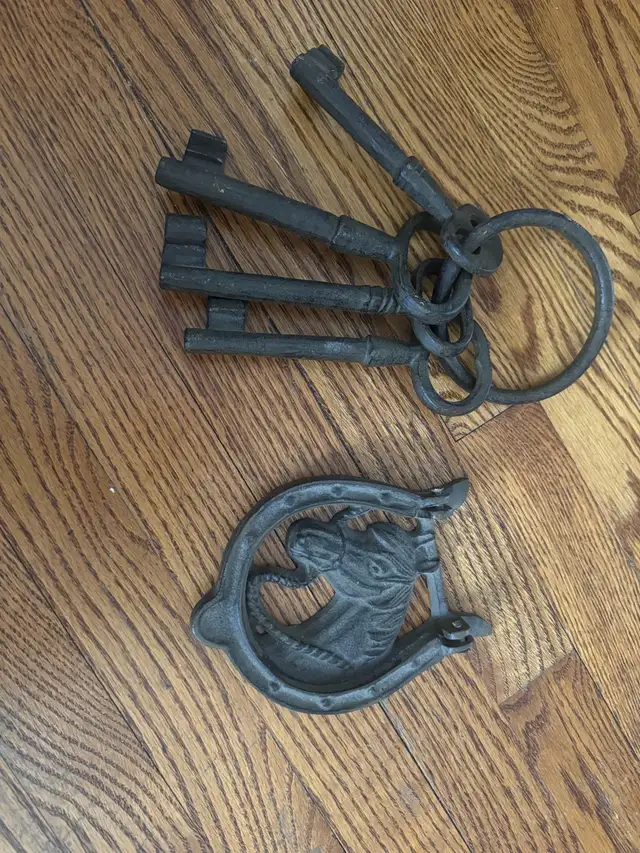 Cast Iron Decor in Home Décor & Accents in Ottawa - Image 2