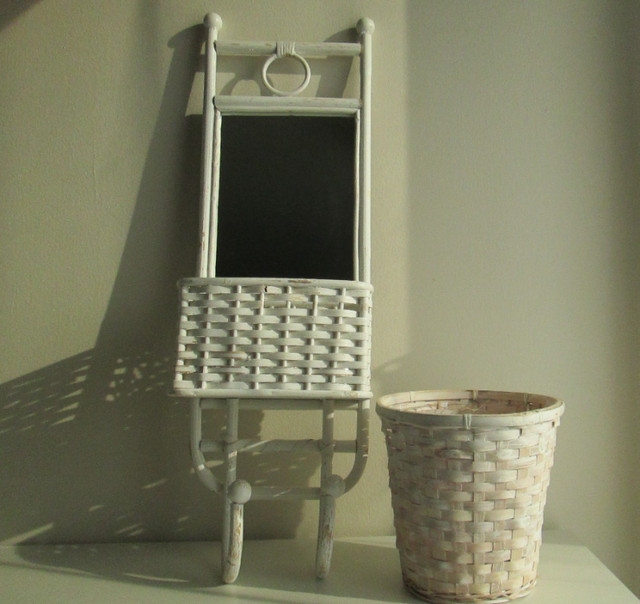 Wicker White BoHo Hanging Mirror/Basket in Home Décor & Accents in London - Image 4
