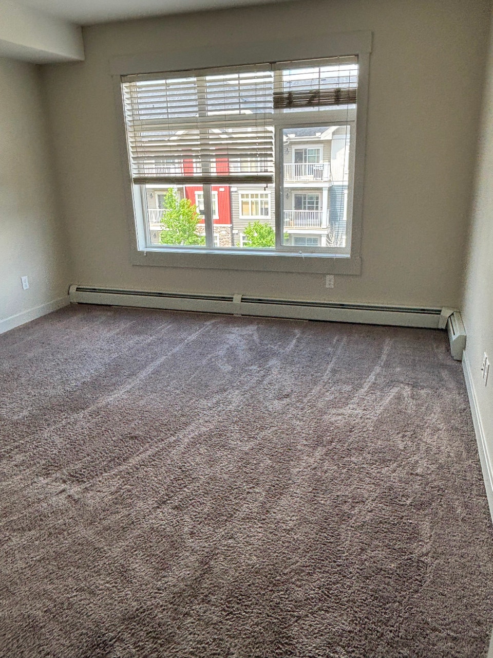 Top floor 2 bedroom 2 bathroom Skyview condo NE 4