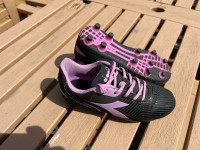 Kids Diadora Soccer Shoes Size 2