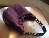 More Fashionable Handbags /Purses/Satchels & Totes - $4 to $25
