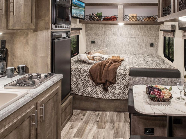 2020 KZ Escape Mini Travel Trailer in Travel Trailers & Campers in Comox / Courtenay / Cumberland - Image 3