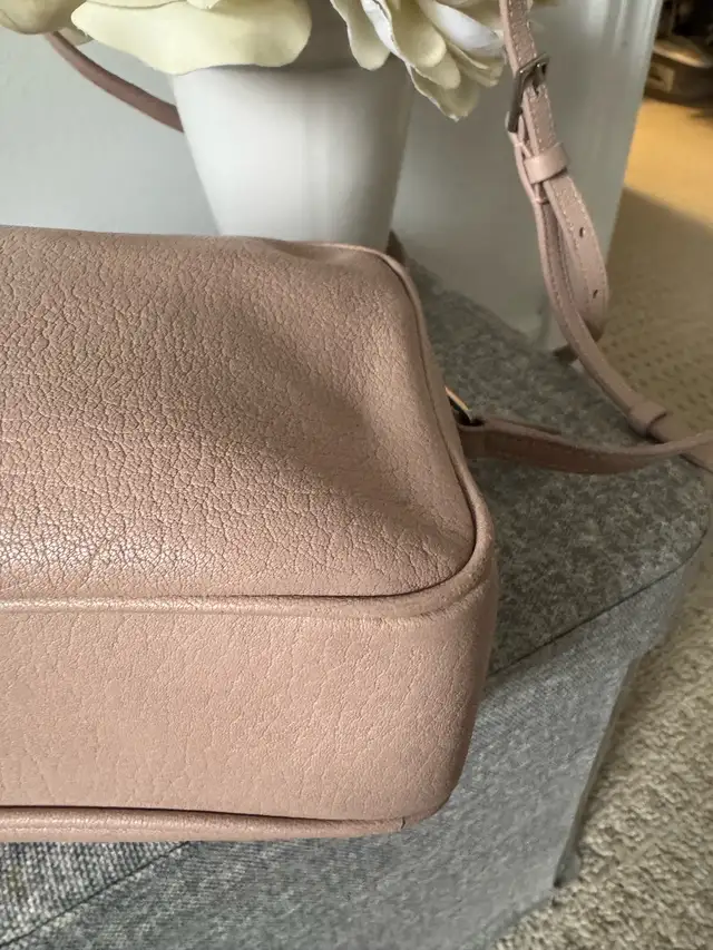 Saint Laurent YSL smooth leather nude pink crossbody bag guc in Bags & Luggage in Markham / York Region - Image 3