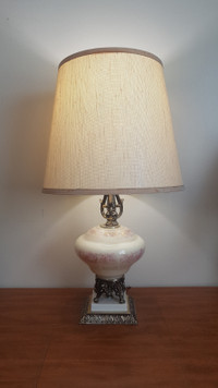 A beautiful table lamp in good condition