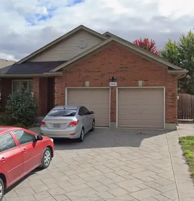 -4 BEDROOM DOUBLE CAR GARAGE HOME FOR RENT -4 LARGE BEDROOMS WITH DOBLE CLOSETS ANS HARDWOOD FLOORS...