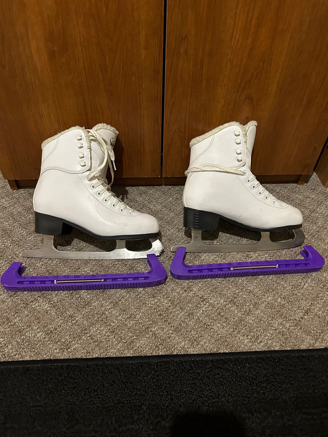 Jackson Size 6 Figure Skates. in Skates & Blades in St. Catharines - Image 3