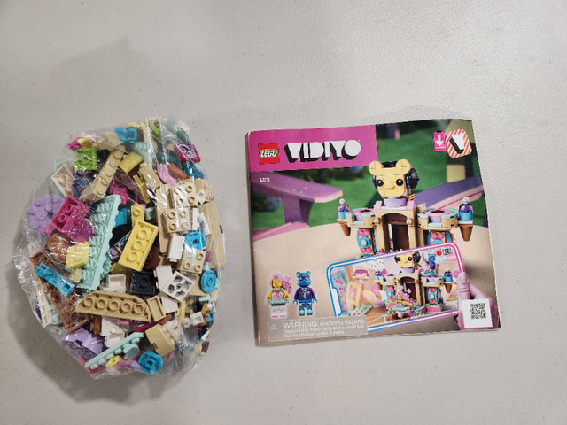 Lego Vidiyo Set - Complete in Toys & Games in Winnipeg