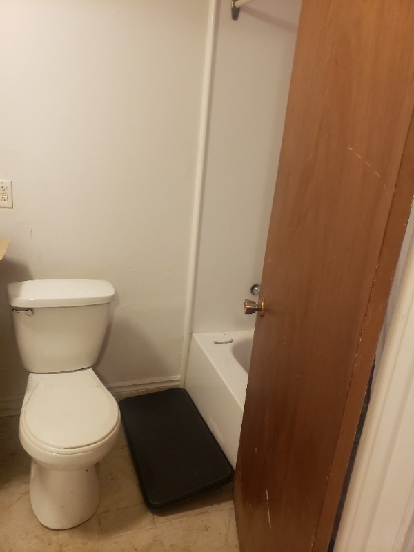 Logement Bachelor 2 1/2 à louer