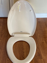 American Standard Soft/Slow Close Toilet seat. Like new.