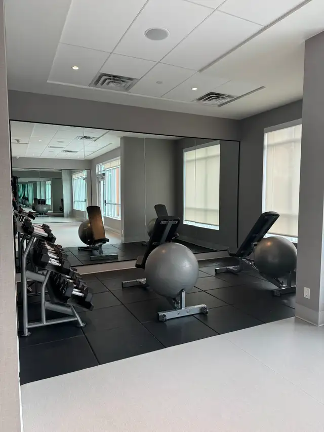 High-Floor River View Condo Room • 2-Min Weston GO/UP Express • in Room Rentals & Roommates in City of Toronto - Image 8