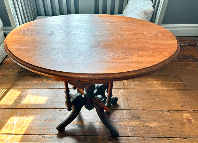Antique Victorian Occasional Table - Oval in Other Tables in Ottawa - Image 4