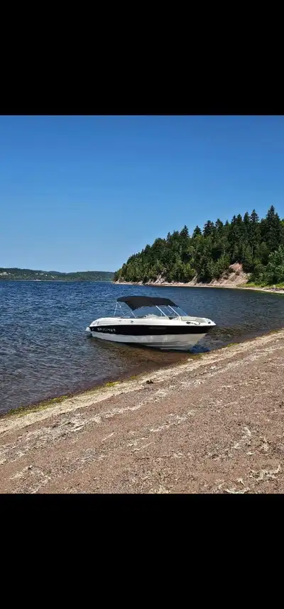 2012 Bayliner 185 Bowrider 3.0 L Mercruiser Engine with Very Low Hours (barely used)easy on gas 18'...