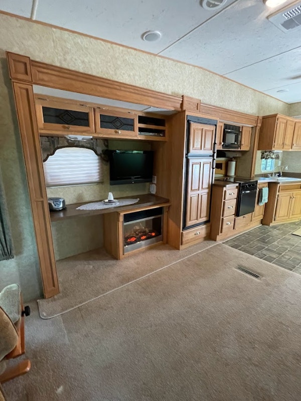 5th Wheel RV & Truck Combo 39,900 Travel Trailers & Campers