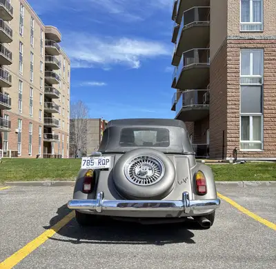 Inspirée de la MG TD 1952 et autres roadsters britanniques des années 1940-1950, la MP Lafer est ori...