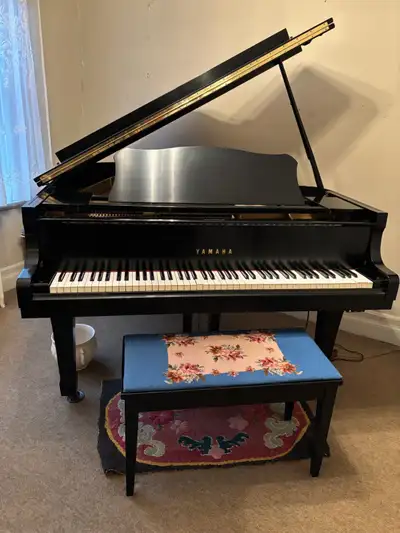 Piano à queue Yamaha, View more