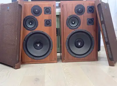 Sony SS 7300 retro speakers sounds amazing.