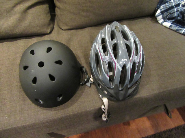 ✨WOW! Two Helmets - one is a Louis Garneau series helmet in Skateboard in Ottawa - Image 2