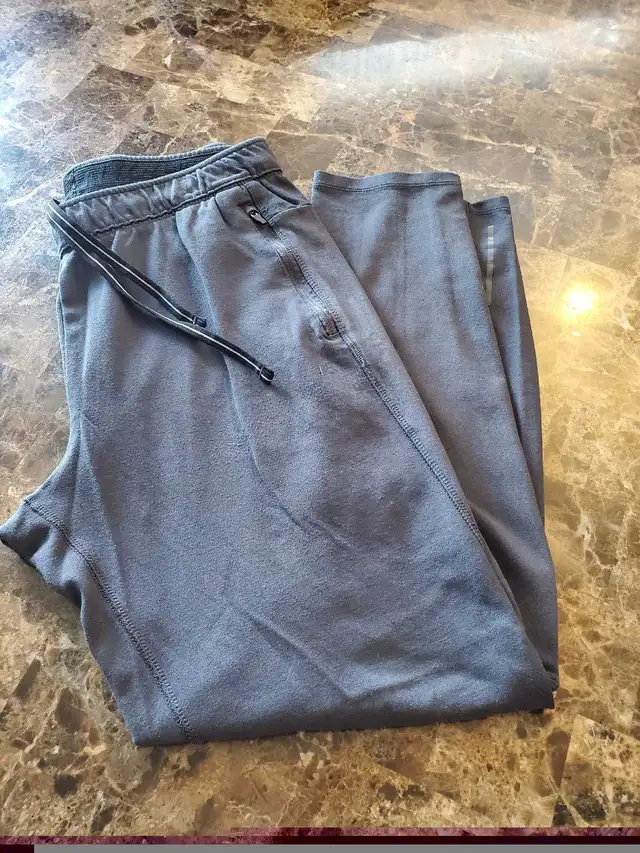 Women's  & Girls Sweatpants  in Women's - Bottoms in Mississauga / Peel Region - Image 7