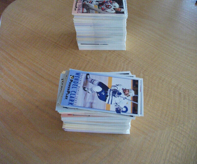 150 cartes de hockey Fleer Power Play 1993-94 . (A1153 dans Art et objets de collection  à Laval/Rive Nord