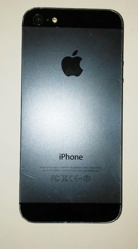 iPhone 5G or 5S (16GB, Unlocked) in Cell Phones in Mississauga / Peel Region - Image 4