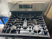 Stove / Cuisiniere LG 30 inches (gas range)