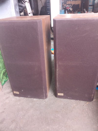 Floor speakers