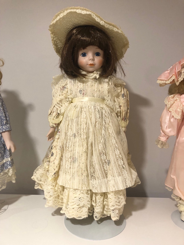 Victorian Dolls in Arts & Collectibles in Hamilton - Image 3