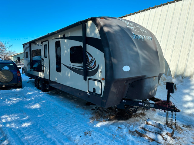 2015 Jayco Eagle - 35 foot pull behind Holiday Trailer $28,000 in Travel Trailers & Campers in Strathcona County