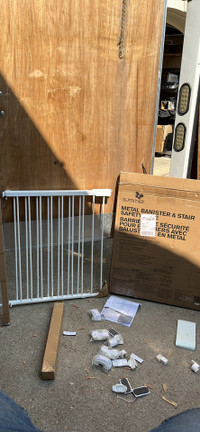 Summer metal banister & stair safety gate new in box as pictured
