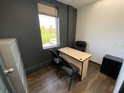Office space for rent within a professional office environment. Conveniently located near the 417 an...
