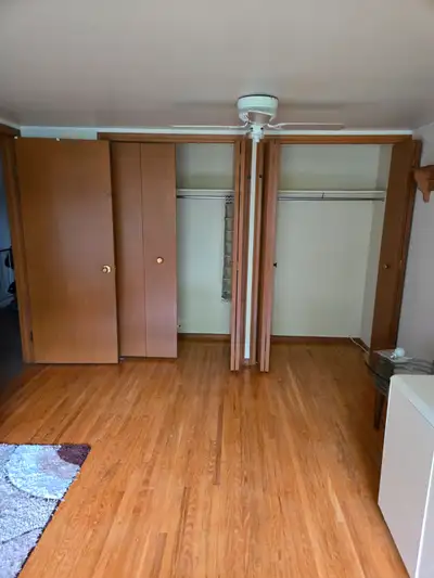 Large bedroom for rent
