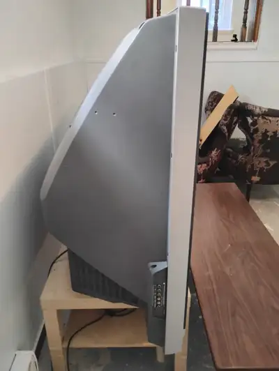 Works well with computer has HDMI is 55 Inches email Kevinmckay04@hotmail.com if interested or text...