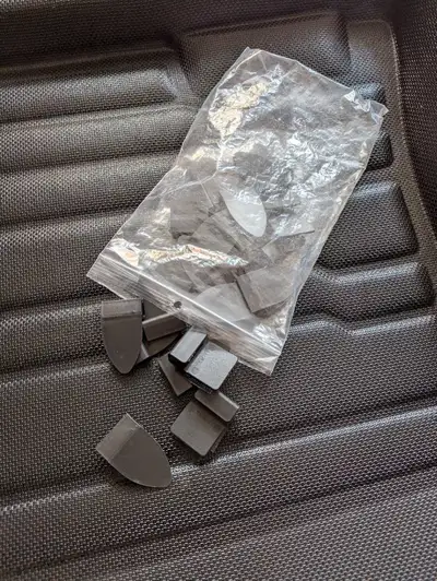 Bonjour,préparez vous à protéger votre auto avec les tapis Tuxmat fait sur mesure pour votre Elantra...