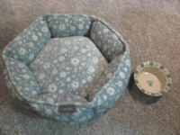Fringe Pet Bed ( Cat ) 18" x 6" + A Cat Dish, Like New.