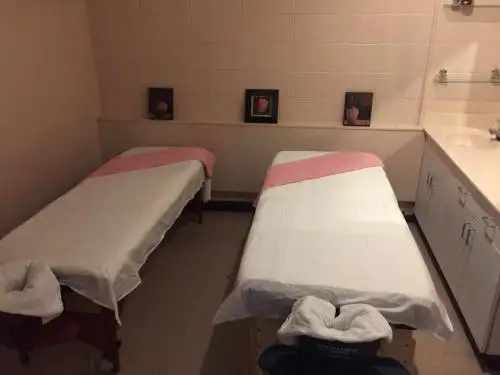 Satisfaction Massage Therapy64264276782850123