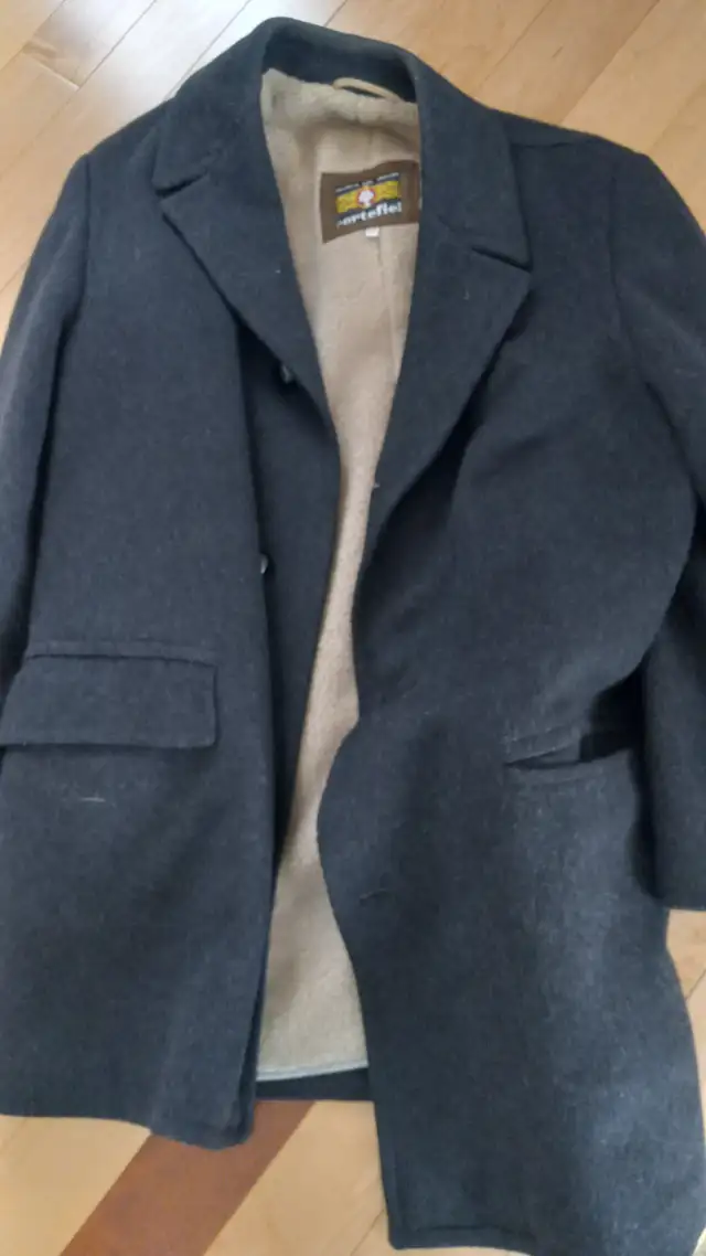 Vintage Corefiel wool coat in Men's in Kitchener / Waterloo - Image 2