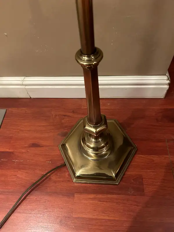 Vintage Floor Lamp in Indoor Lighting & Fans in Hamilton - Image 4