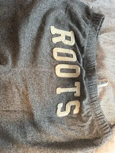 Roots salt and pepper sweatpants. Size M. Pockets on both sides with cuffed ankles. Price is negotia...