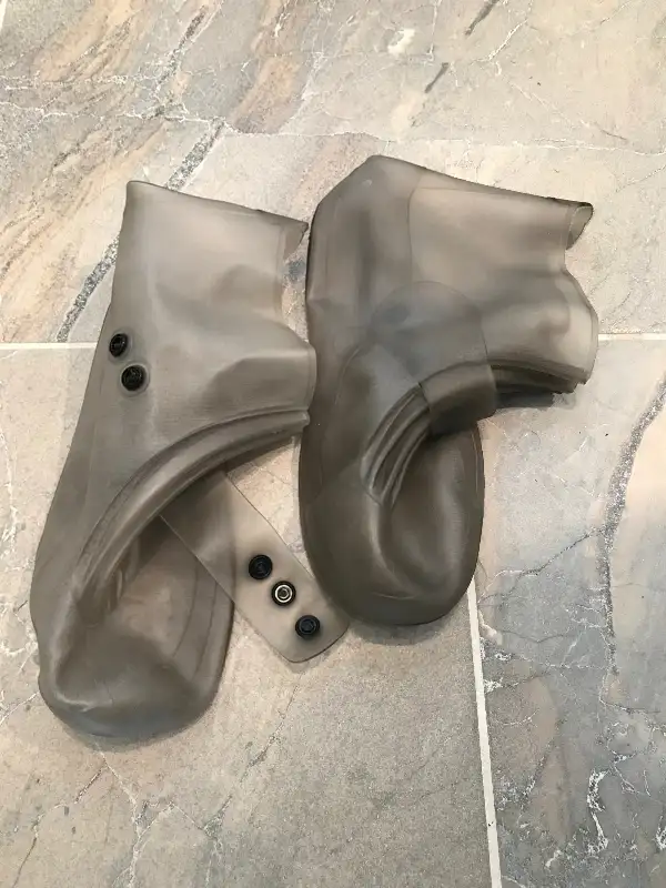 Rubber waterproof shoe covers Size 7 and 8 in Women's - Shoes in Richmond - Image 4