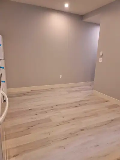 FOR RENT ADDRESS 2885 Rosemont FEATURES Room - 2 Bath – 1 Type - House SqFt - 800 Parking – Sidewalk...