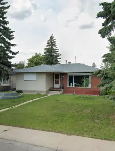 Basment Suite room for rent. Gay friendly. Southgate