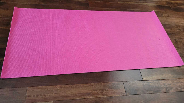 Pink yoga mat, youth size in Exercise Equipment in Strathcona County - Image 2