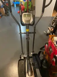Elliptical cardio fitness machine