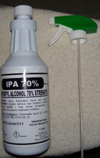 BRAND NEW Isopropyl Alcohol 70% With Convenient Sprayer